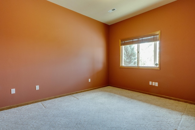 6519 W Kitsap Dr, Spokane, WA 99208 - carpeted empty room featuring visible vents and baseboards