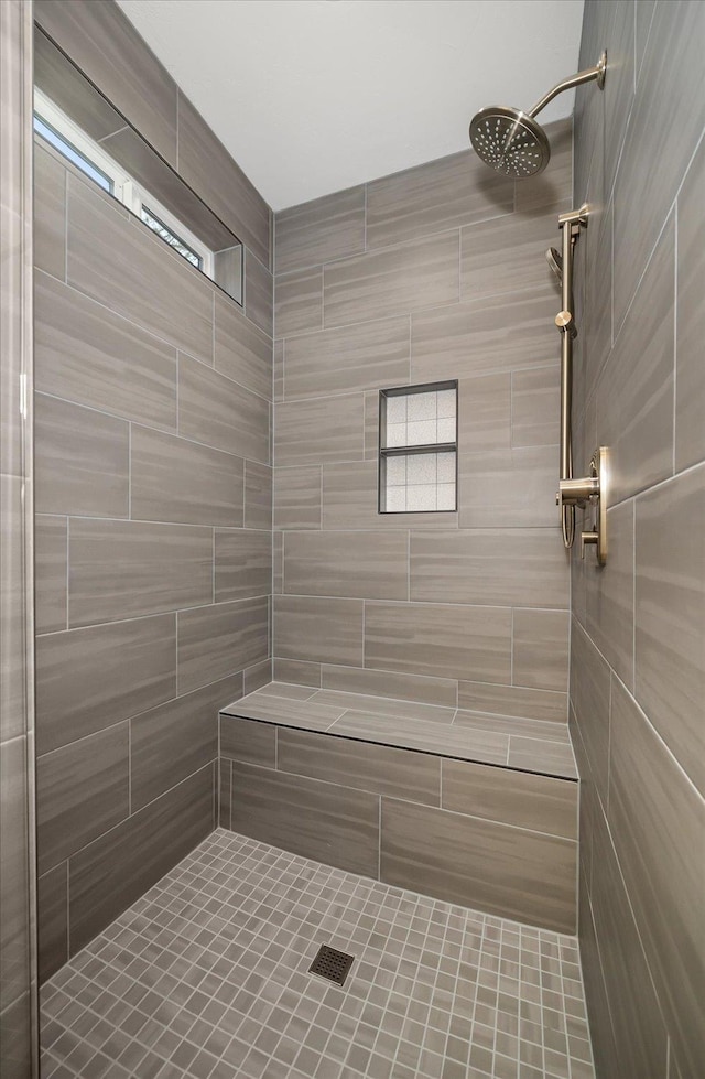 3022 S Manito Blvd, Spokane, WA 99203 - full bath featuring tiled shower