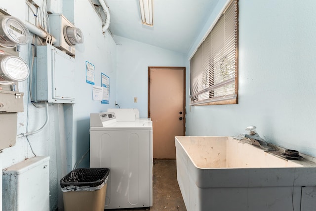 2310 E 1st Ave, Spokane, WA 99202 - laundry room featuring washing machine and clothes dryer and laundry area