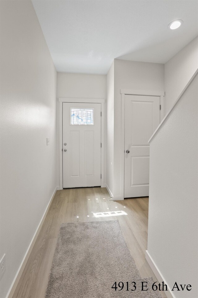 4913 E 6th Avenue 4915E 6Th Ave, Spokane Valley, WA 99212 - entrance foyer with light wood finished floors and baseboards