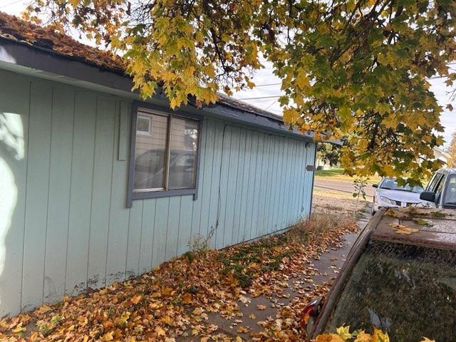 2427 N Perry St, Spokane, WA 99207 - photo 3