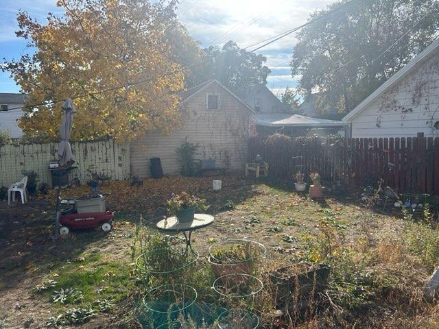 2427 N Perry St, Spokane, WA 99207 - photo 9
