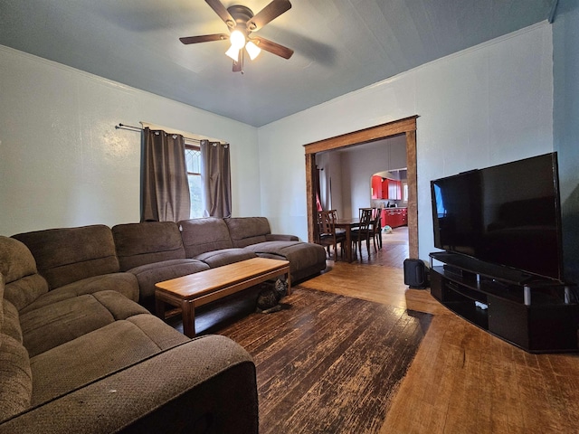 303 N Vernon St, Deer Park, WA 99006 - living area featuring wood finished floors and a ceiling fan