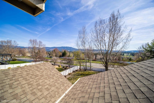 17202 E Morningside Ln, Greenacres, WA 99037 - details featuring a shingled roof and a mountain view