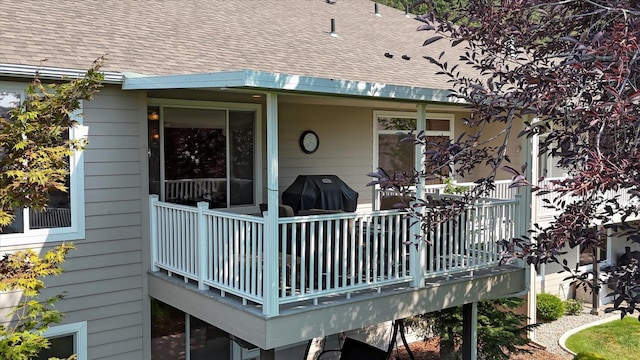 1511 N Lancashire Ln, Liberty Lake, WA 99019 - back of house with a shingled roof