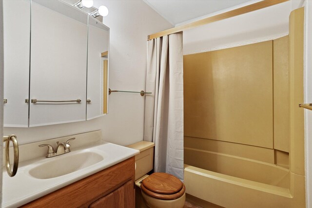 full bath with shower / bath combination with curtain, vanity, and toilet