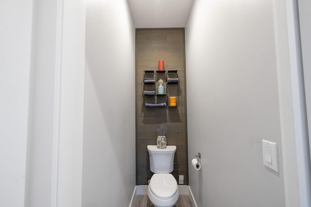 3306 N Ladalia Dr, Coeur D Alene, ID 83814 - bathroom with baseboards and toilet