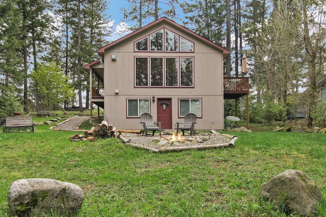 9306 E Lake Rd, Elk, WA 99009 - view of front of property with a wooden deck and a front yard