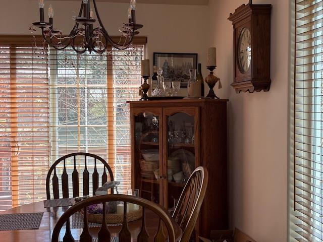 9306 E Lake Rd, Elk, WA 99009 - dining room featuring an inviting chandelier