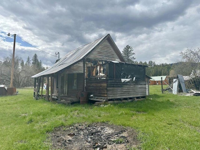 view of outdoor structure
