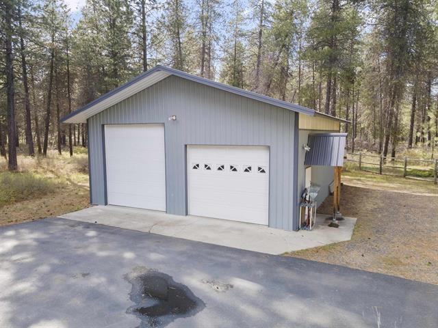 815 E Shelter Ln, Deer Park, WA 99006 - detached garage with fence