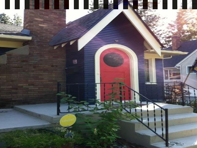 view of exterior entry