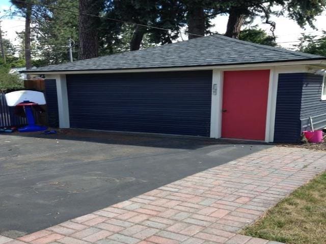 view of detached garage