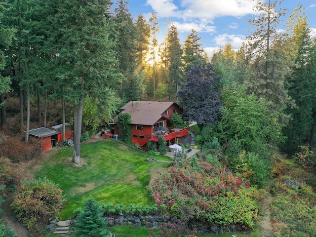 bird's eye view featuring a forest view