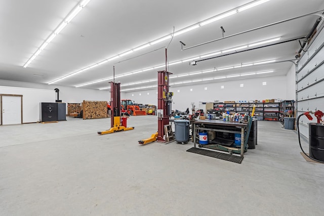 5034 Bittrich Antler Rd, Deer Park, WA 99006 - garage featuring a workshop area