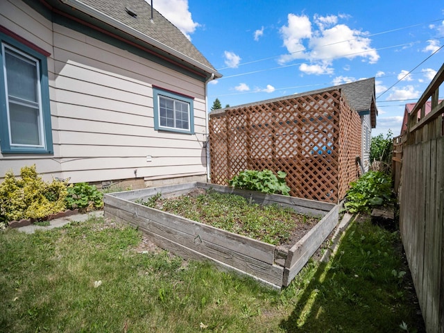 218 S Broadway St, Tekoa, WA 99033 - view of yard featuring a garden