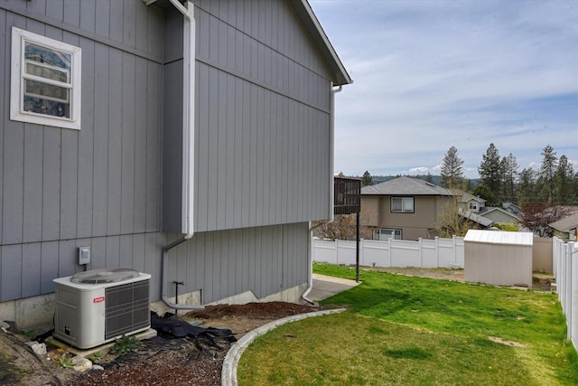 6805 Royal Ln, Spokane, WA 99208 - view of side of property featuring central air condition unit
