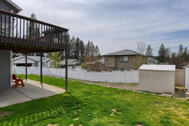 6805 Royal Ln, Spokane, WA 99208 - view of yard with a patio area and a wooden deck