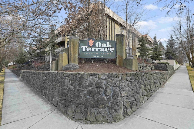view of community / neighborhood sign