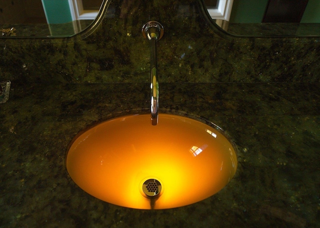 1909 E Pinecrest Rd, Spokane, WA 99203 - detailed view of a sink