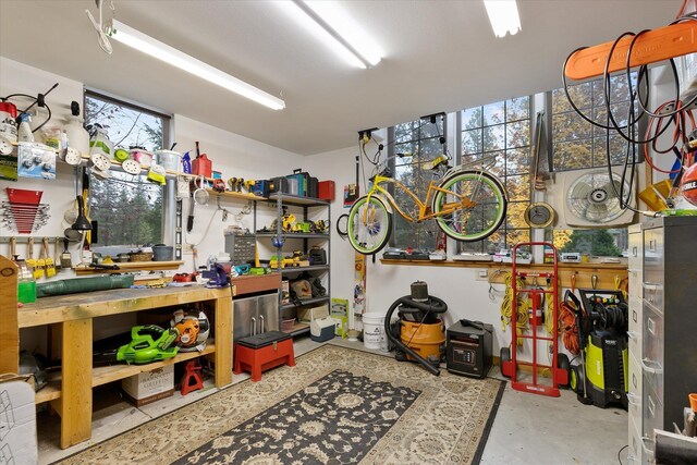 420 Palmer Ln, Chewelah, WA 99109 - interior space featuring a workshop area and concrete floors