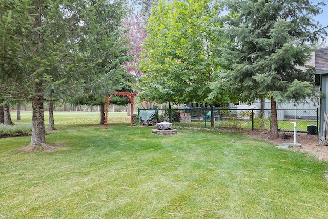 view of yard featuring fence