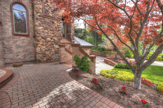 2010 E Pinecrest Rd, Spokane, WA 99203 - view of patio with fence