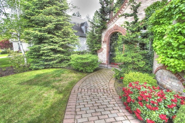 2010 E Pinecrest Rd, Spokane, WA 99203 - view of yard