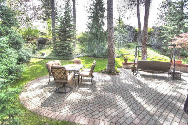 2010 E Pinecrest Rd, Spokane, WA 99203 - view of patio with outdoor dining area