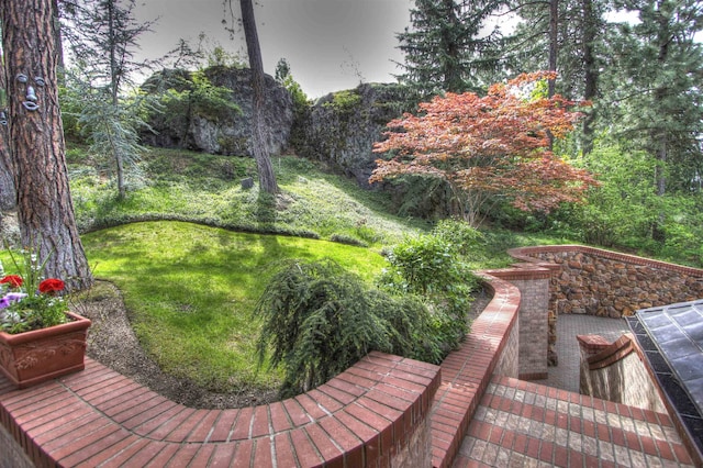 2010 E Pinecrest Rd, Spokane, WA 99203 - view of yard