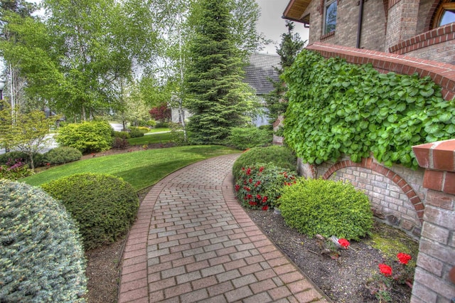 2010 E Pinecrest Rd, Spokane, WA 99203 - view of yard
