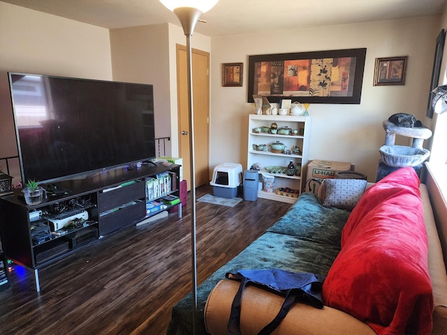 1418 E Dalton Ave, Spokane, WA 99207 - living area featuring wood finished floors