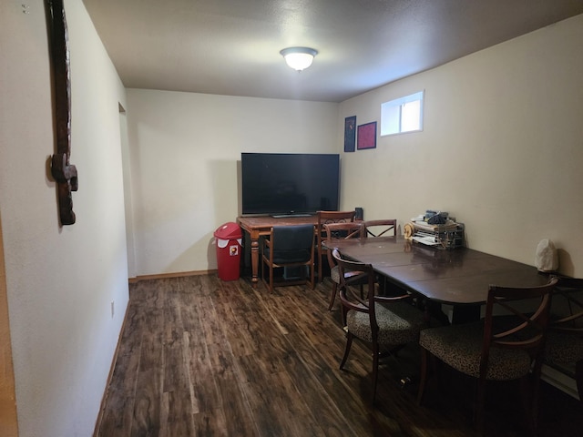 1418 E Dalton Ave, Spokane, WA 99207 - dining area with dark wood-style floors