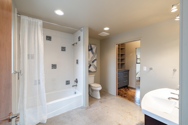 bathroom with concrete flooring, shower / tub combo with curtain, toilet, recessed lighting, and visible vents