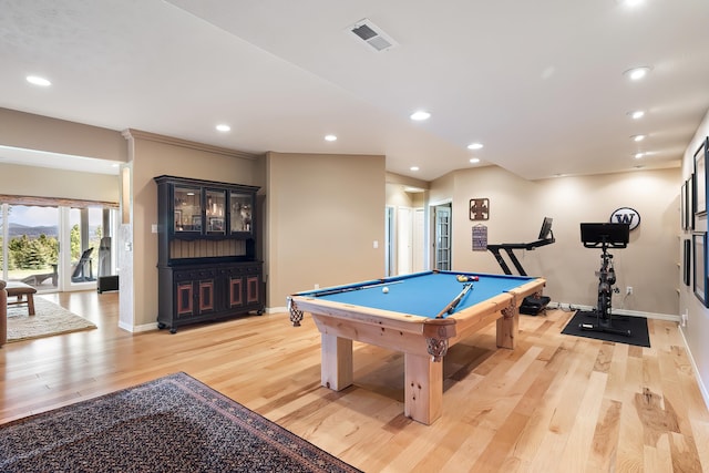 recreation room with light wood-style floors, recessed lighting, pool table, baseboards, and visible vents
