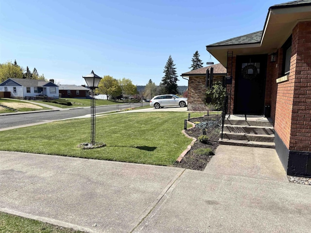 3204 W Queen Pl, Spokane, WA 99205 - view of yard with a residential view