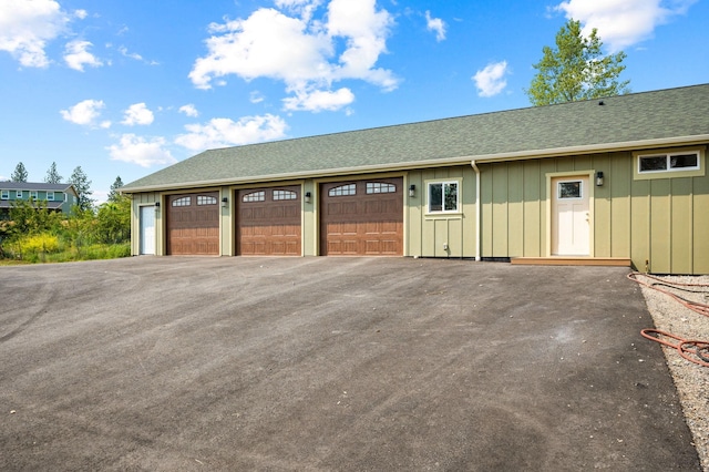 view of detached garage