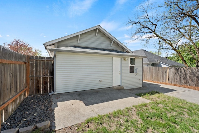 garage featuring fence