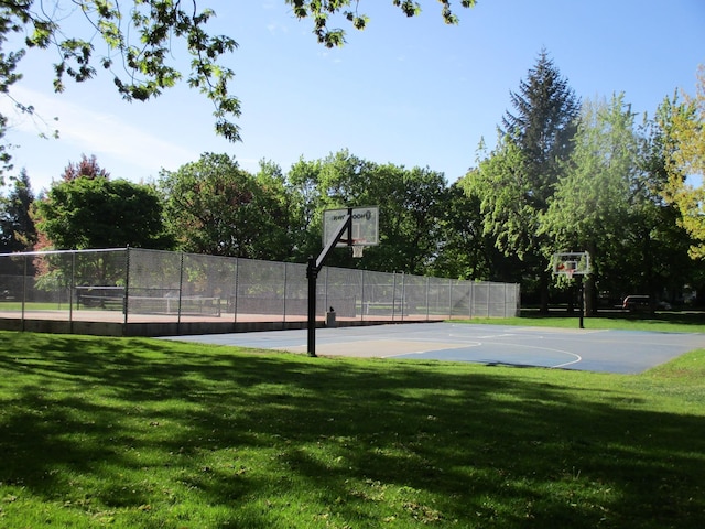 314 W Buckeye Ave, Spokane, WA 99205 - view of sport court with community basketball court