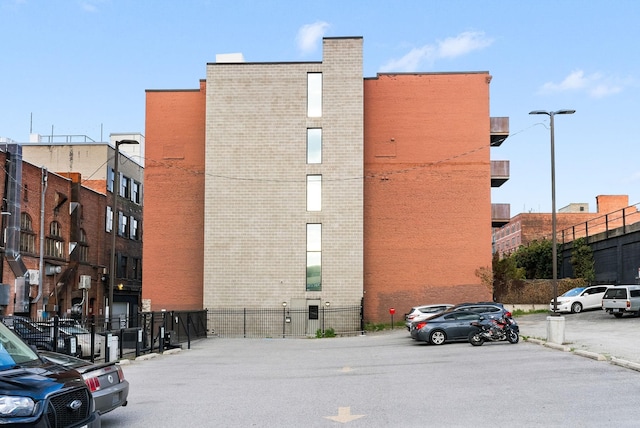1016 W Railroad Ave Unit 202, Spokane, WA 99201 - view of apartment building / complex