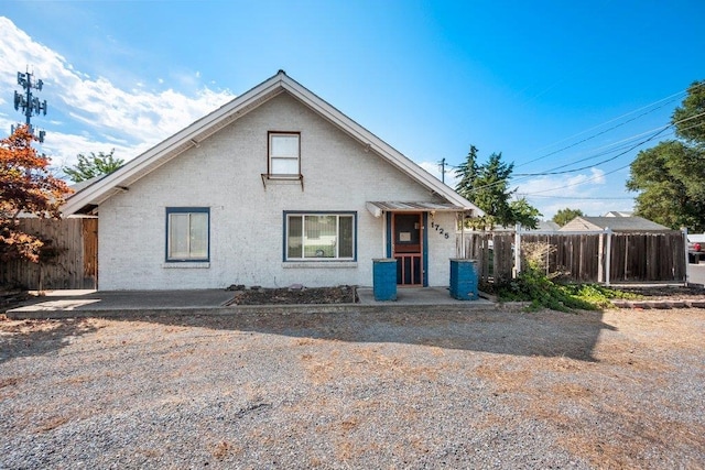 1725 N Park Rd, Spokane Valley, WA 99212 - bungalow with fence and brick siding