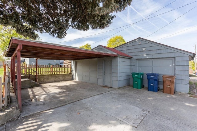 2804 W Crown Ave, Spokane, WA 99205 - garage featuring a garage and fence