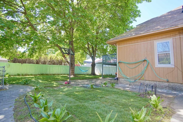 1018 E Broad Ave, Spokane, WA 99207 - view of yard featuring a patio area