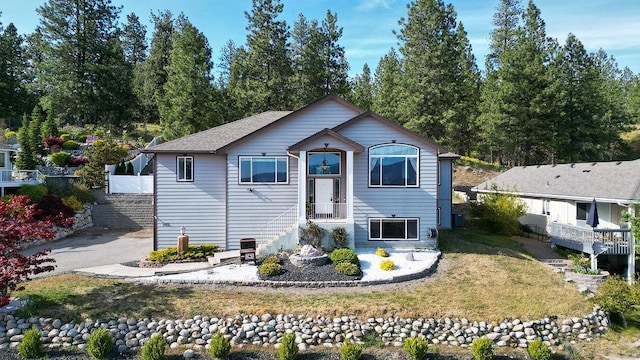 5612 N Vista Grande Dr, Otis Orchards, WA 99027 - view of front facade with a front yard