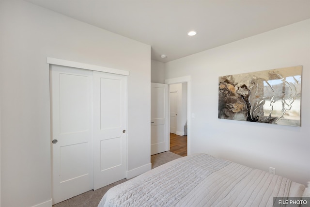 5741 S Sherri Lea Rd, Spokane, WA 99224 - bedroom featuring carpet floors, a closet, recessed lighting, and baseboards
