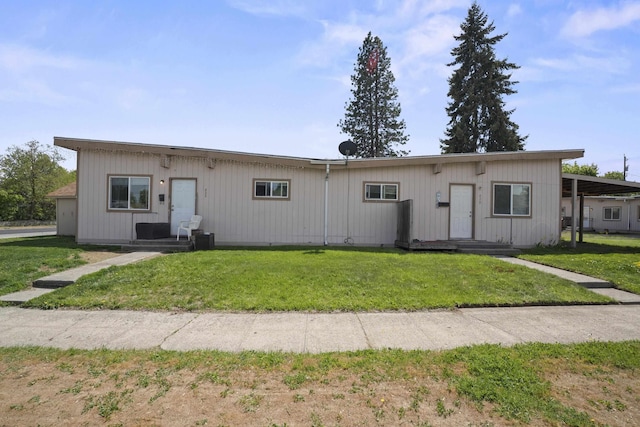 420 E Sanson Ave, Spokane, WA 99207 - view of front facade featuring a front yard