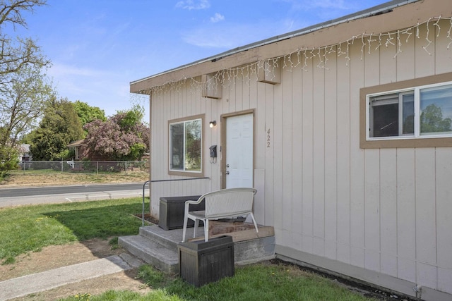 420 E Sanson Ave, Spokane, WA 99207 - entrance to property with fence