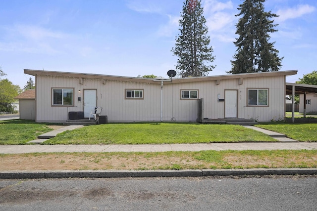 420 E Sanson Ave, Spokane, WA 99207 - view of front of house with a front lawn and entry steps