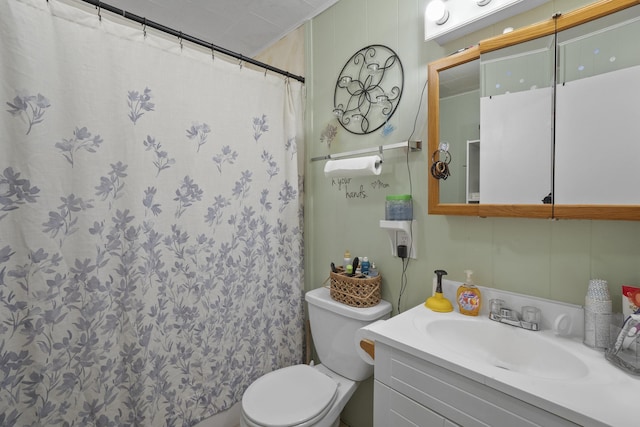 420 E Sanson Ave, Spokane, WA 99207 - full bath featuring toilet, vanity, and a shower with shower curtain