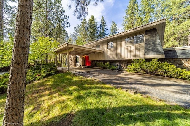 10511 E Cimmaron Dr, Spokane, WA 99206 - view of front of home featuring driveway